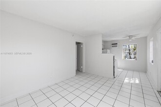 Building Photo - 400 SE 31st St