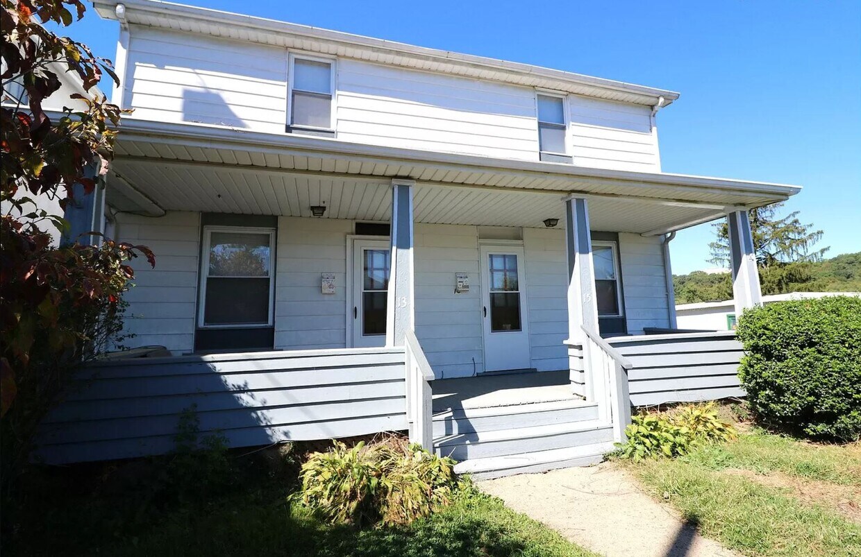15 Garrison St, WV 26505 Townhouse for Rent in