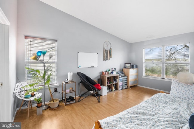 Building Photo - 305 Ventnor Ct