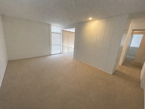 Building Photo - 625 600 W