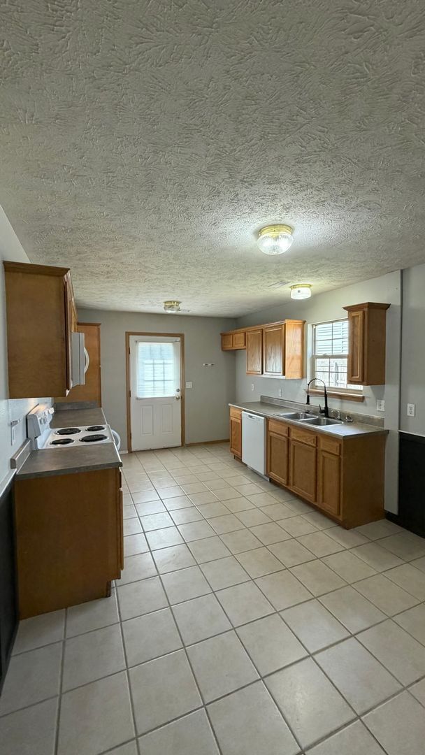 Foto del edificio - 3837 S Timbercreek Ave