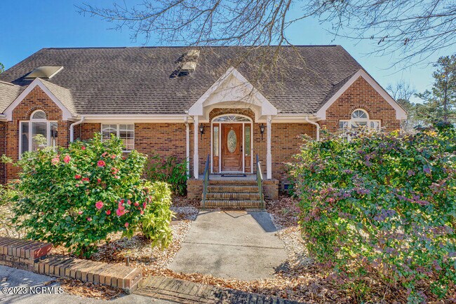 Building Photo - 124 Golf Terrace Dr