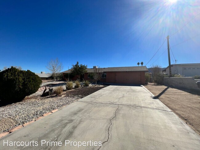Foto del edificio - 3 br, 2 bath House - 73477 Desert Trail Dr.
