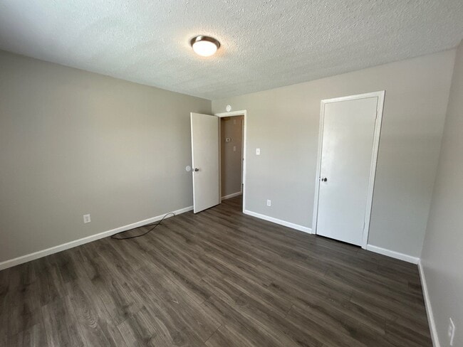 Building Photo - 121 Hillshire Cv