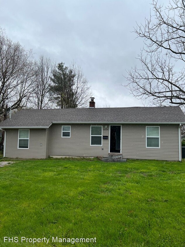 Foto principal - 3 br, 1.5 bath House - 2224 N Weller Ave