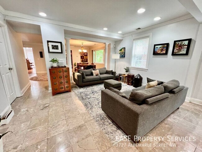 Building Photo - 3727 Albemarle St NW