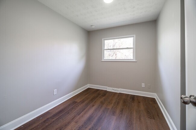 Building Photo - 1284 Augmont Ave