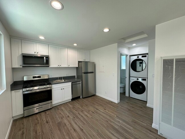 Photo - 2941 9th Ave Apartment