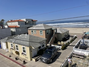 Building Photo - 3829 Ocean Front Walk