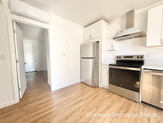 Foto del edificio - 14161 Friar St