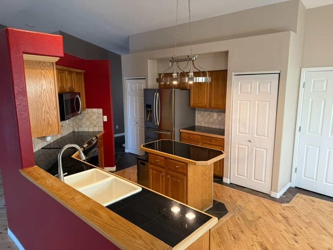 Foto del edificio - 1138 Lakecrest Ct