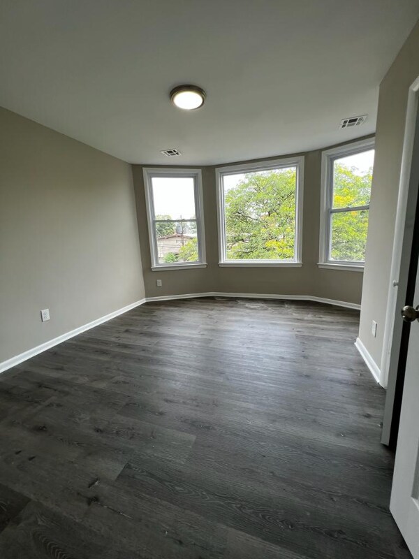Building Photo - 142 Dehart Pl