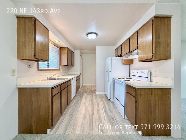 Foto del edificio - 220 NE 143rd Ave