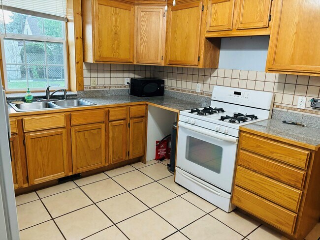 Building Photo - 2656 Neibel St