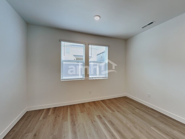 Building Photo - 4823 85th Dr NE