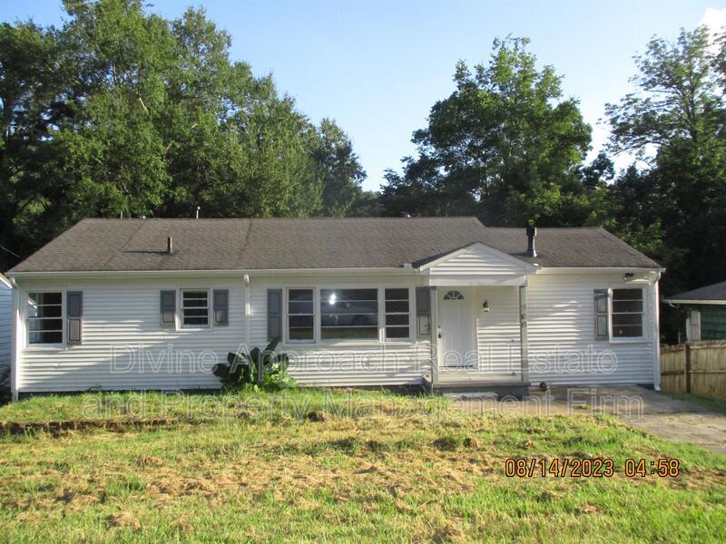 Primary Photo - 904 Vanderbilt St