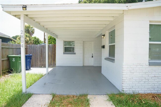 Building Photo - 2804 N 33rd St