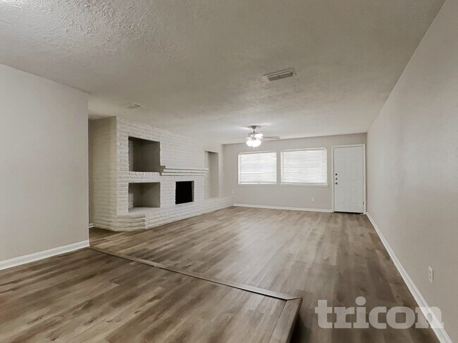 Building Photo - 2806 W Birchdale Dr