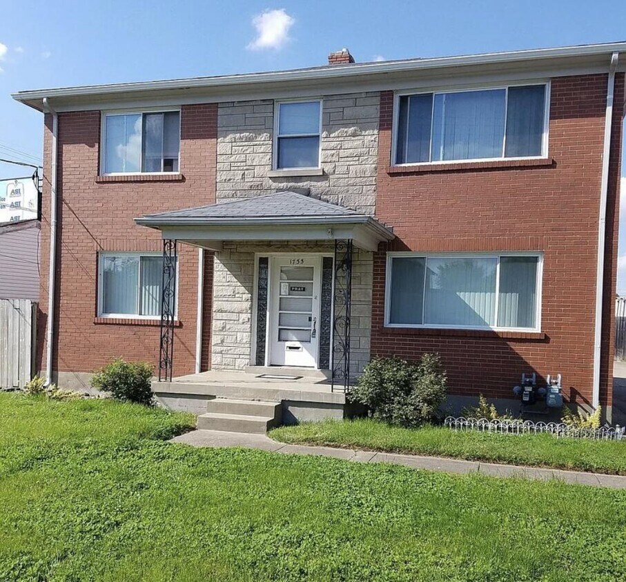 1733 Bachman Dr, Louisville, KY 40216 House Rental in Louisville, KY