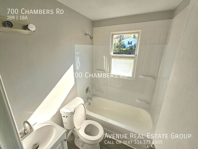 Building Photo - Just Listed! - 700 Chambers Rd