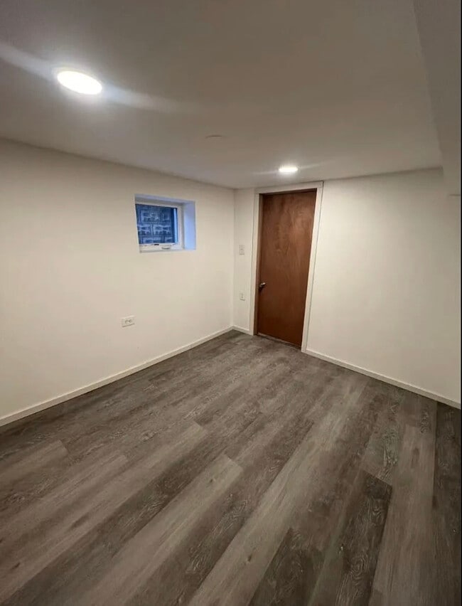 Foto del edificio - 1721 N Artesian Ave