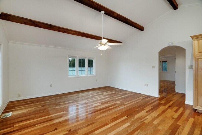 Building Photo - 16916 S Ridge Ln