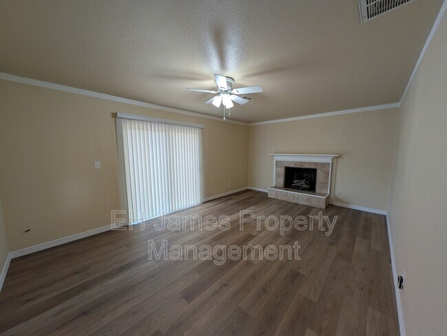 Foto del edificio - 9013 E 32nd St