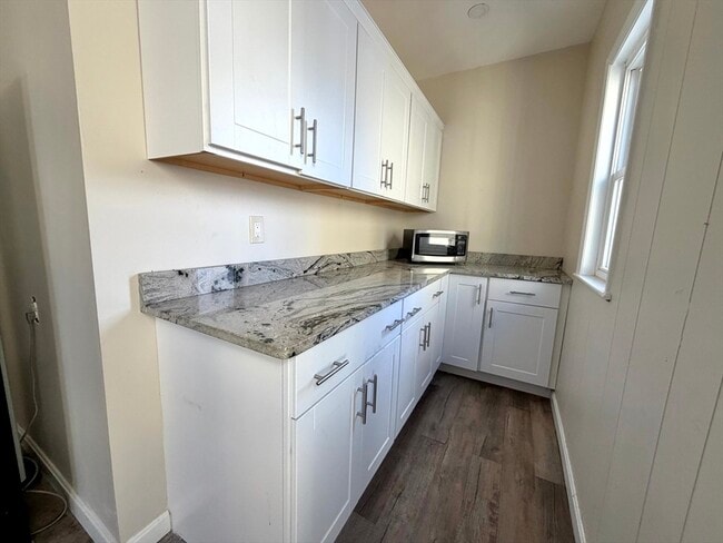 Building Photo - 21 Oakland Ave