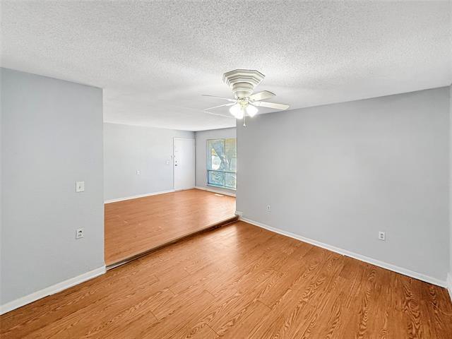 Foto del edificio - 6216 Loydhill Ln