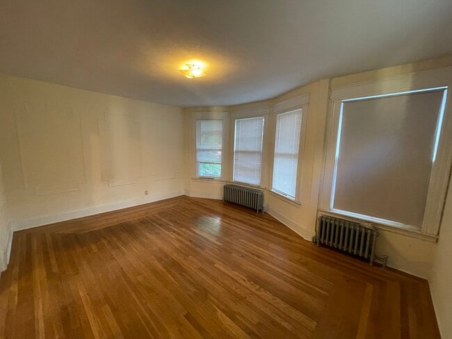 Building Photo - 64 Canner St