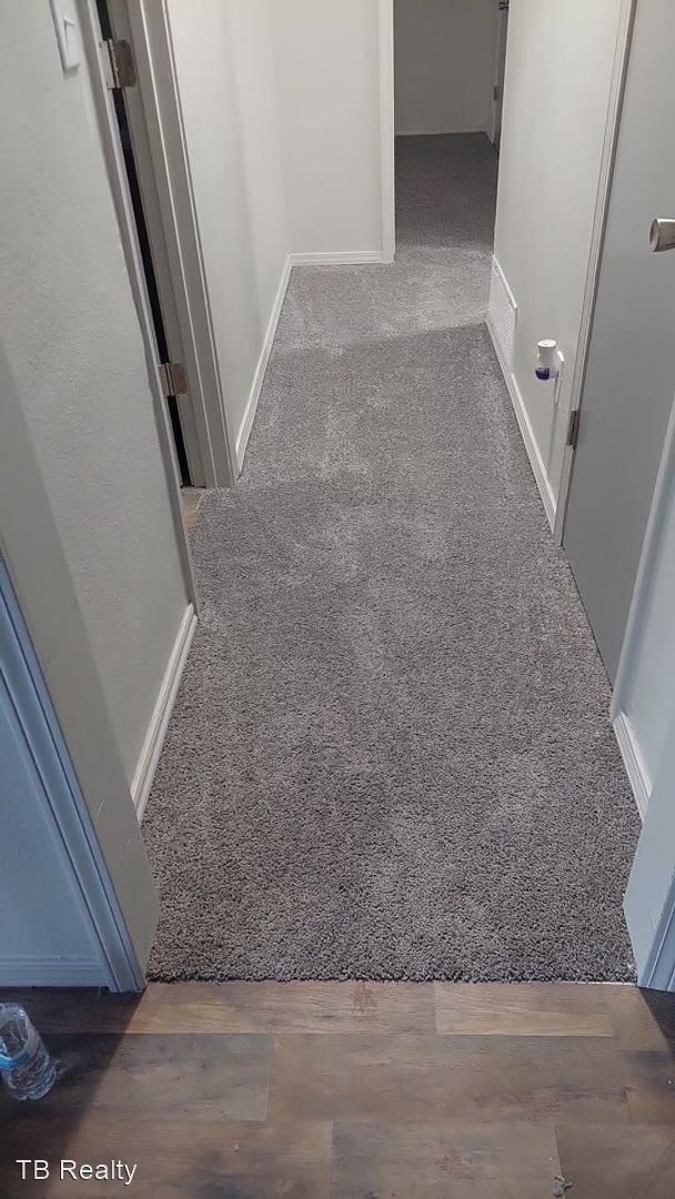 Foto del edificio - 4 br, 1 bath House - 1305 NE 34th St