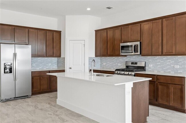 Building Photo - 121 Buckle Cove