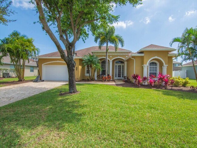 Building Photo - 6420 Parklane Ct