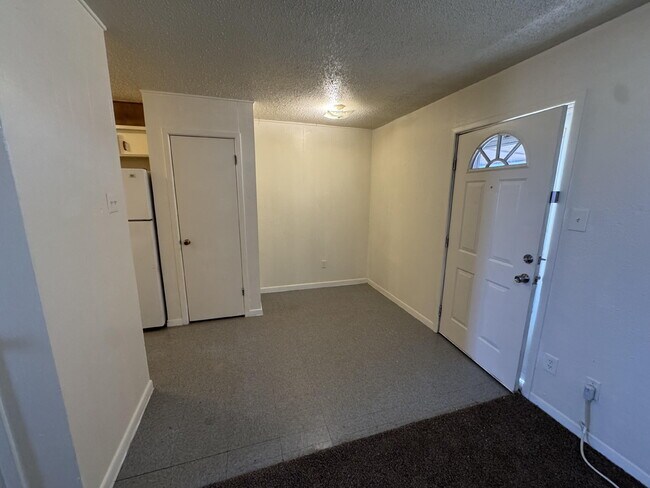 Foto del edificio - 5909 East F M 40