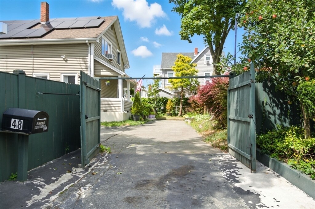 Primary Photo - 48 Tappan St