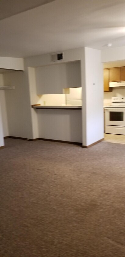 Primary Photo - 401 N Walnut St