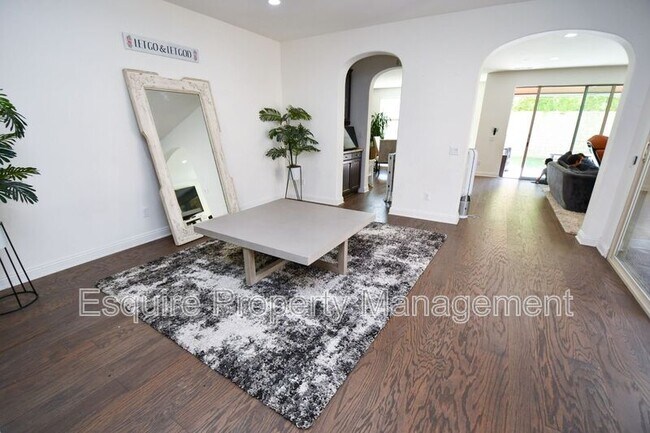 Foto del edificio - 527 Elm Cottage Ct