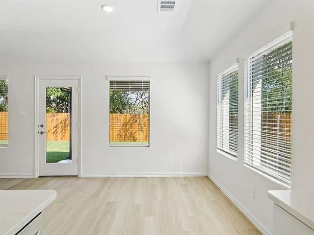 Foto del edificio - 1019 Emberwood Dr