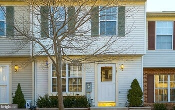 Building Photo - 517 Gloucester Ct