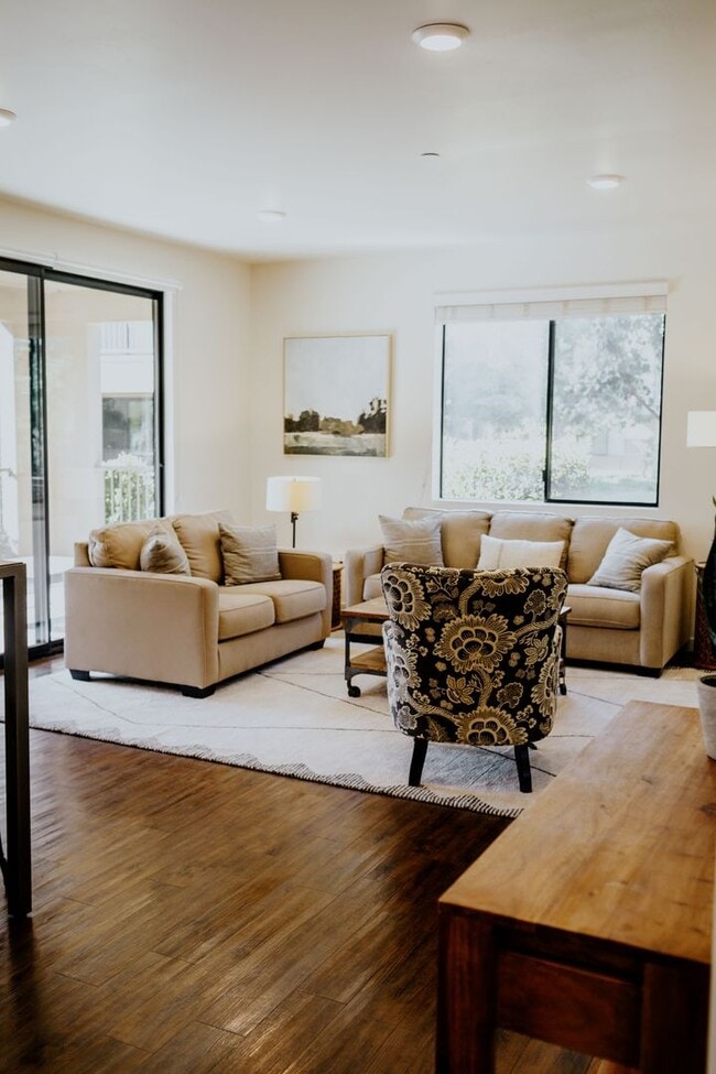 Interior Photo - Park Square at Seven Oaks