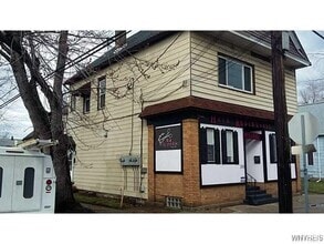 Building Photo - 288 Parker St