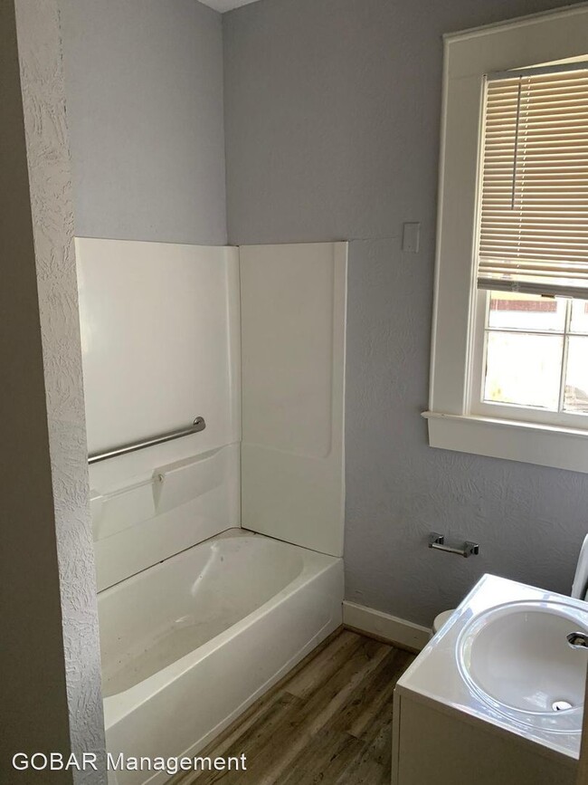 Foto del edificio - 3 br, 2 bath House - 1850 Broadway St