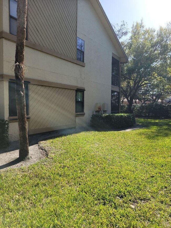 Building Photo - 13165 Chadwick Ct