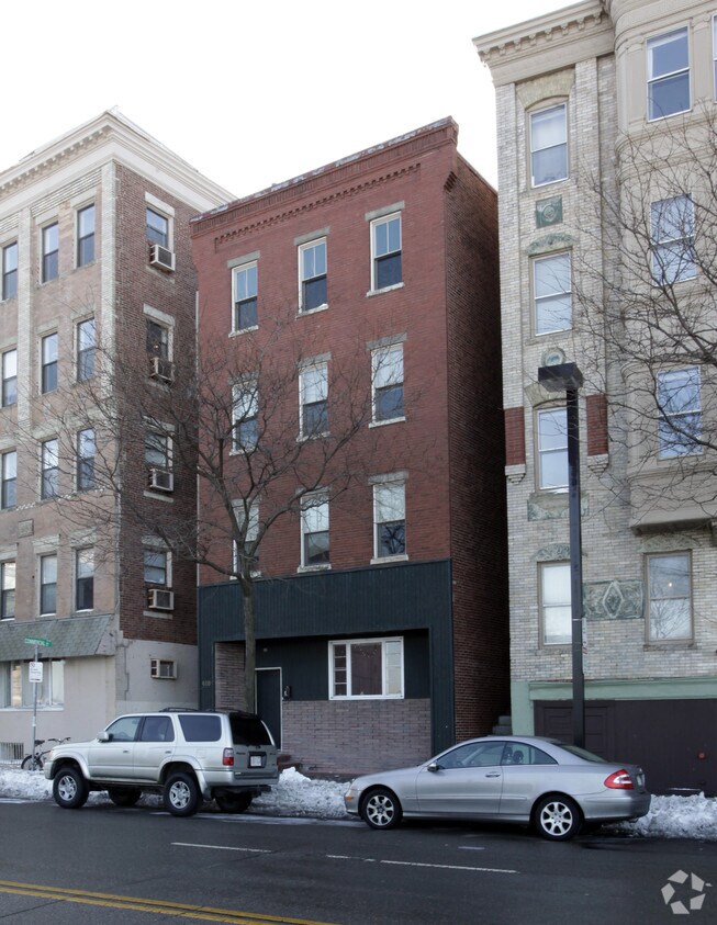 Foto del edificio - 488 Commercial St
