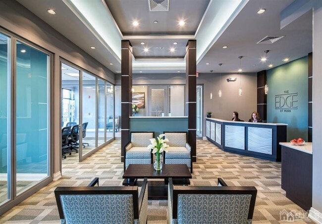 Building Photo - 125 W Main St