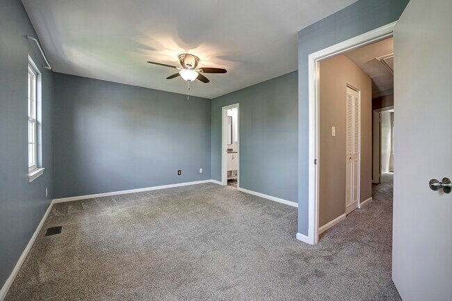 Building Photo - 13711 Flowing Brook Ct