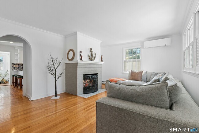 Building Photo - 201 Judd St