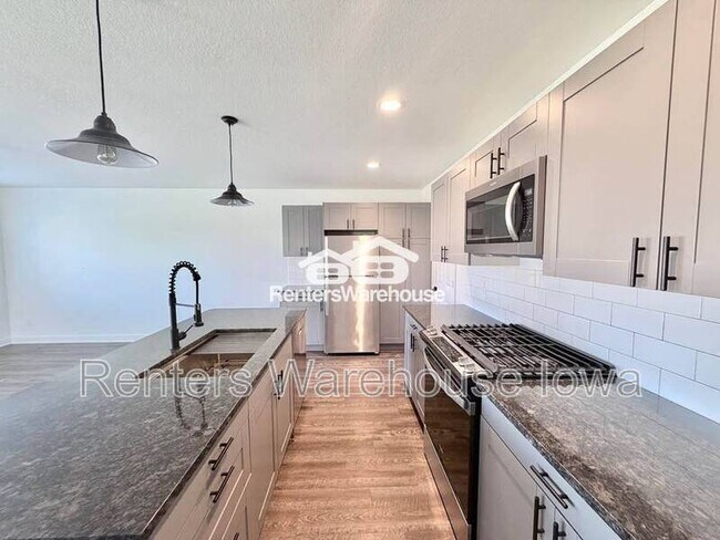 Building Photo - 2103 Willis Ave