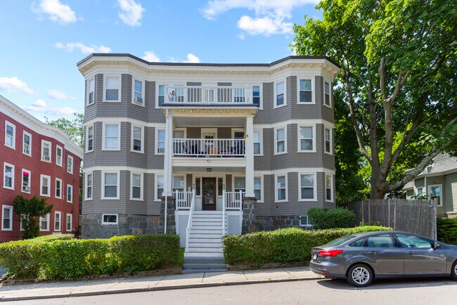 Building Photo - 56 Fuller St