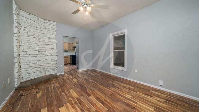 Building Photo - Charming Rancher in OCC